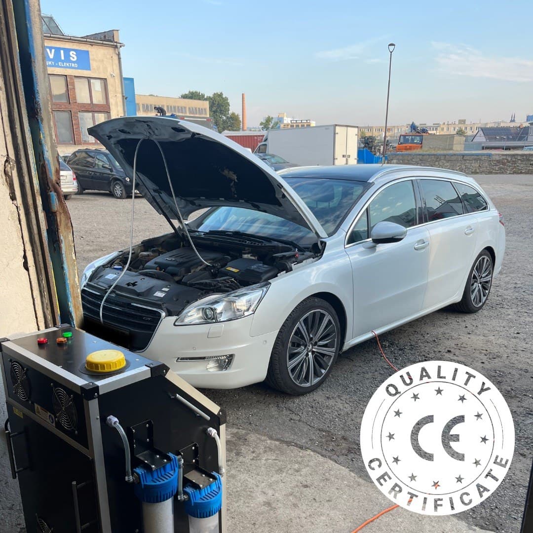 Vodíková dekarbonizace — přístroj připojený k motoru